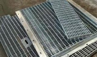 镀锌格栅板,镀锌钢格板一平方米多少元钱 镀锌钢格栅生产厂家