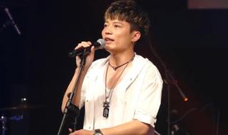 流浪歌手模仿黄家驹