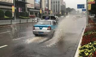 8月份重庆会有暴雨吗 实拍重庆大风暴雨